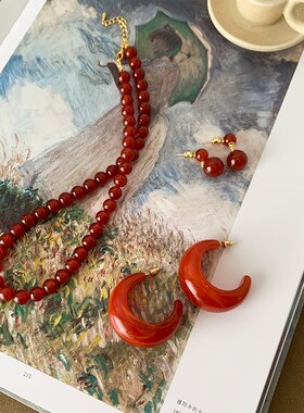 豪不费力的时髦腔调 小众夸张个性设计红色亚克力圆圈时尚耳环复