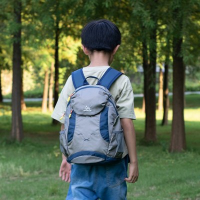 儿童户外背包男孩外出旅游双肩包轻便登山旅行小学生出游超轻秋游