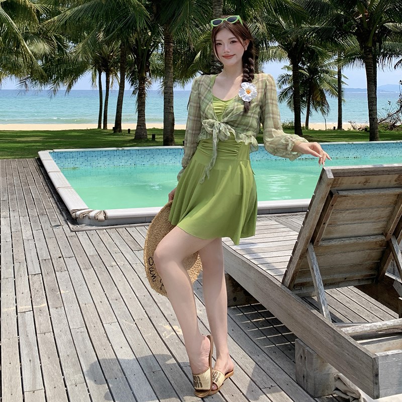 般沐泳衣女大码2025新款微胖女孩长袖裙式连体平角裤聚拢温泉度假
