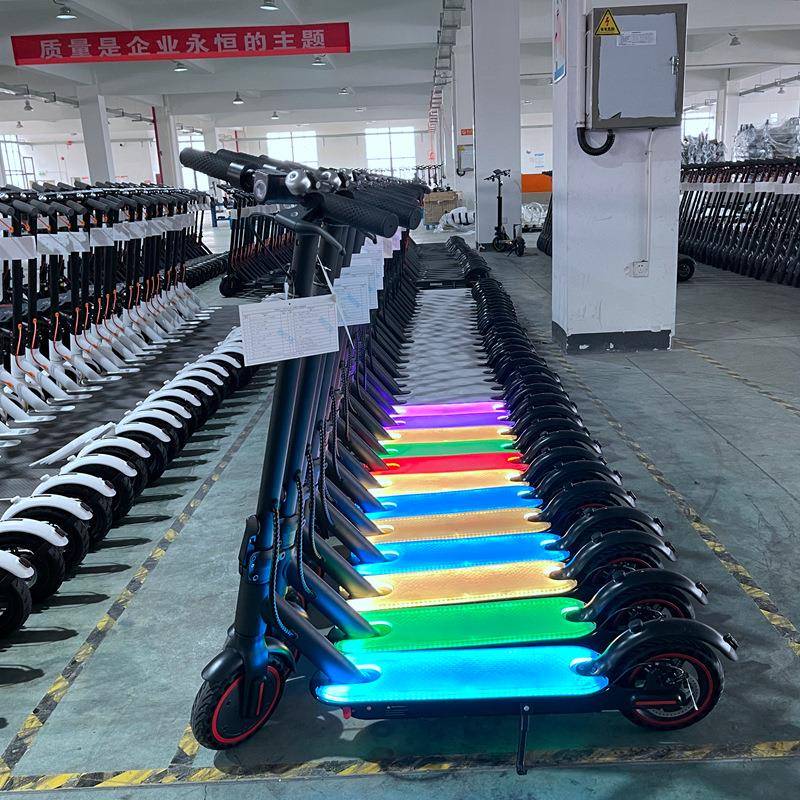 欧洲仓现货电动滑板车8.5寸折叠便捷代步车成人滑板车可定制