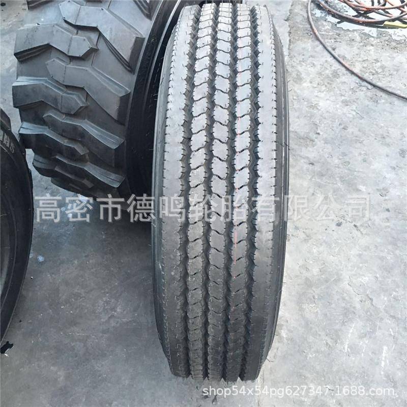 载重卡车钢丝胎700/750/825R167.00/7.50/8.25R16度高