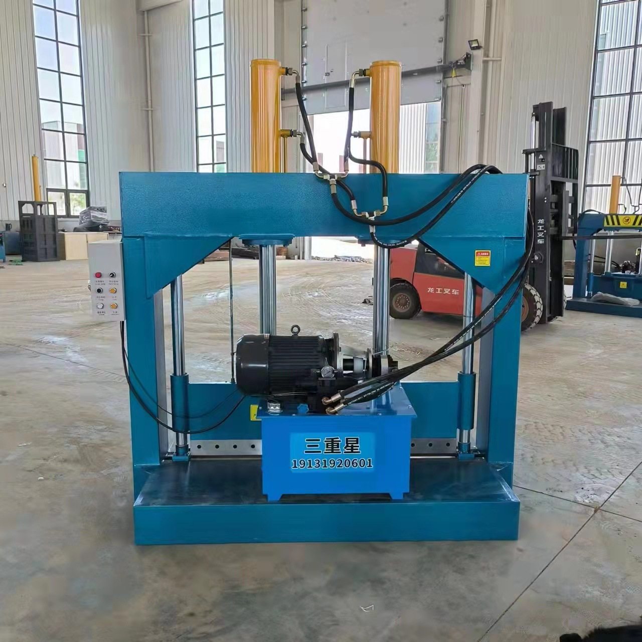 废旧编织袋龙门铡刀机 塑料卷膜油压切刀机 塑料筒液压剪切机,纺织面料/辅料/配套,服装加工设备,淘宝优惠券,粉丝福利购,淘宝优惠卷