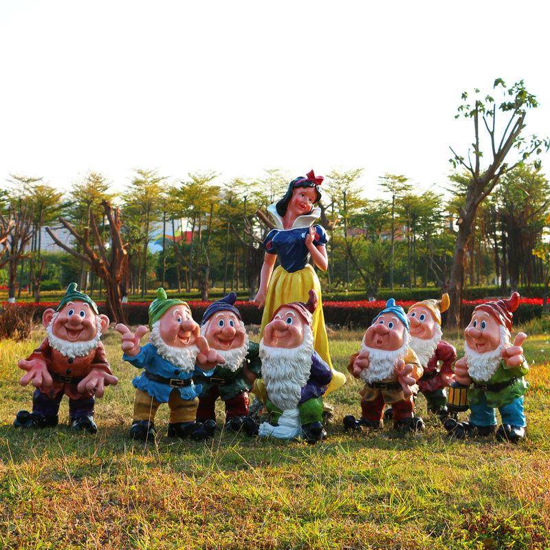 户外白雪公主与七个小矮人玻璃钢卡通雕塑摆件幼儿园乐园装饰摆件