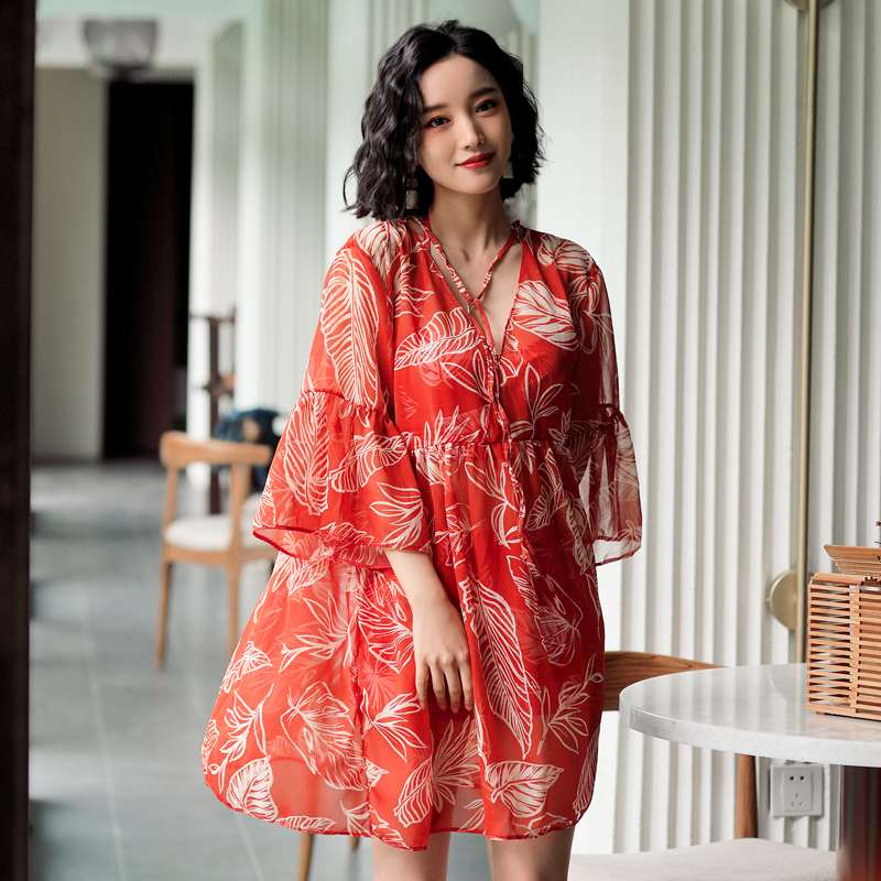 大码泳衣女夏2021年新款温泉性感胖mm遮肚显瘦比基尼三件套保守