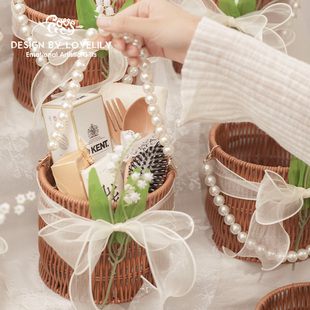 伴手礼女伴娘结婚宾客回礼盒小众高级手提篮套装新娘实用生日礼品
