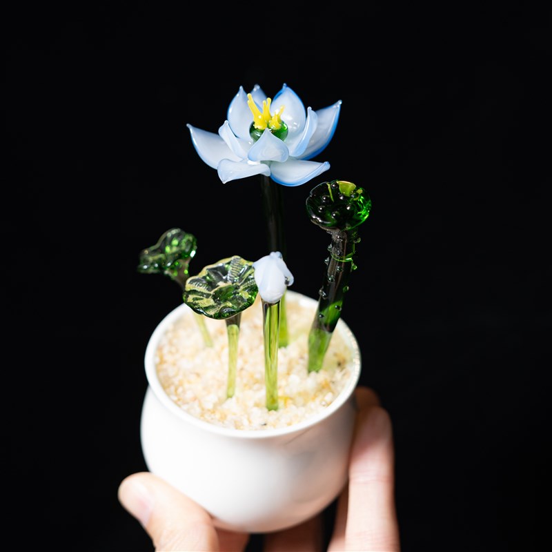 蓝莲花琉璃玻璃纯手工家居装饰书桌摆件小众淄博琉璃荷花琉璃摆件