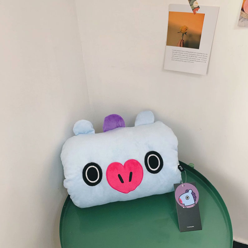 少年周边可爱卡通小狗爱心玩偶柔软抱枕秋冬抱枕毛绒动物手捂