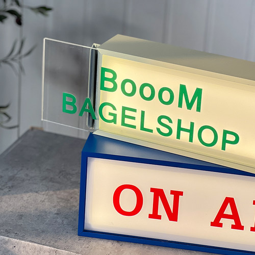 彩色烤漆不锈钢灯箱 可更换面板 满足多种应用场景