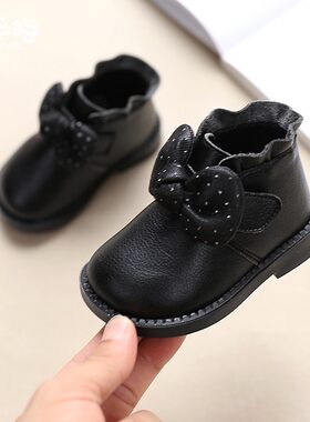 女宝宝公主鞋子1-3岁秋冬季小童短靴婴儿小皮鞋加绒学步鞋马丁靴2