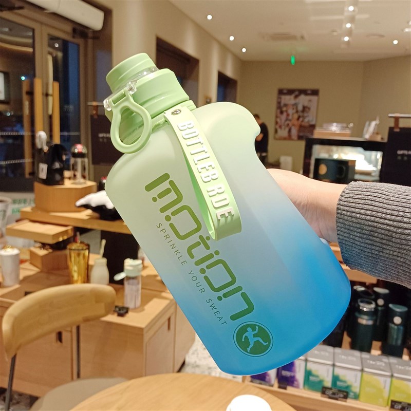亚马逊大水桶2200ml大容量运动水壶 pc材质网红健身杯耐高温