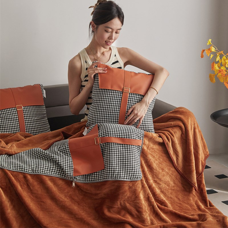 抱枕被子两用汽车沙发靠垫科技布宿舍午休毯加厚