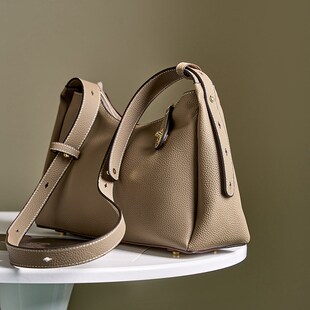 简约大气通勤手提真皮包包软皮腋下包单肩包头层牛皮大容量斜挎包