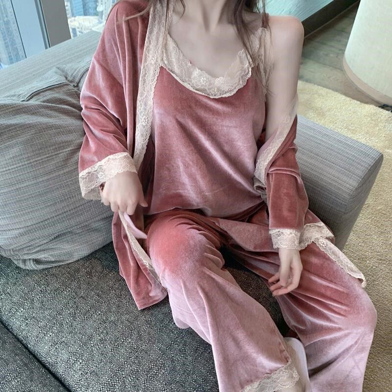 金丝绒睡衣女秋冬季性感蕾丝宽松可外穿吊带睡袍长裤家居服三件套