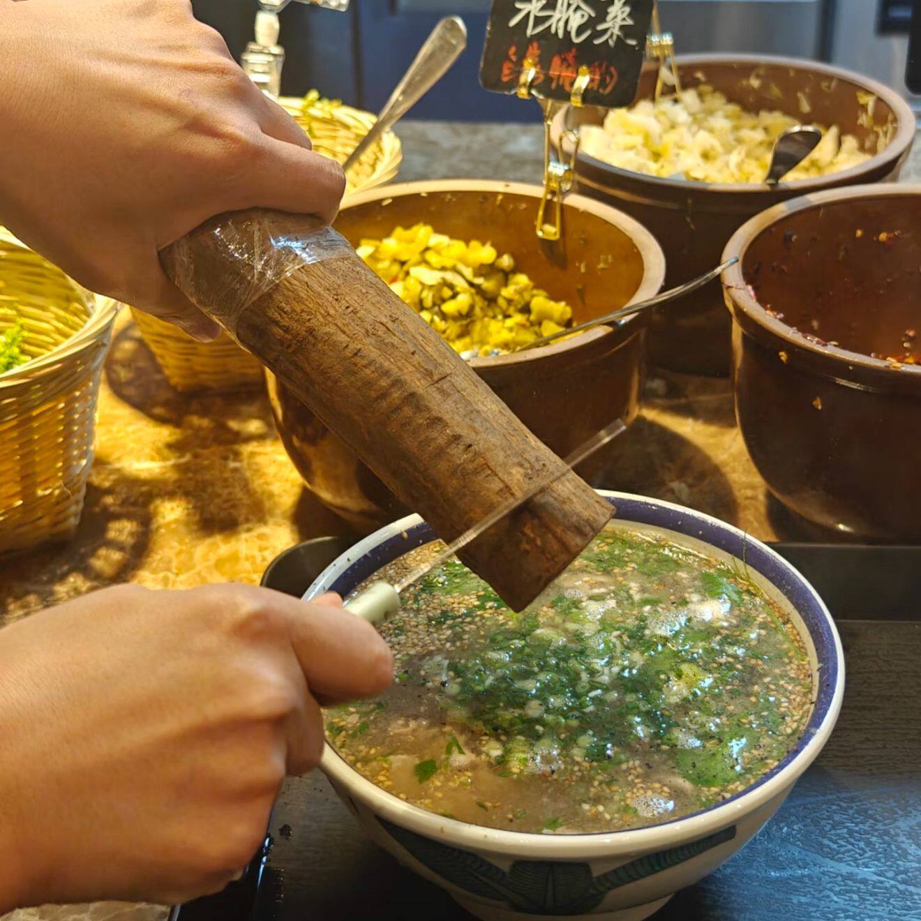 云南新鲜木姜子根山胡椒根开胃香料煲汤面条米线调味增香天然香薰