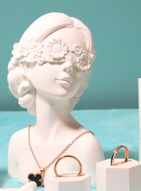 客意花朵少女摆件家居创厅茶几卧室摆设软装收品间样纳陈列首饰架