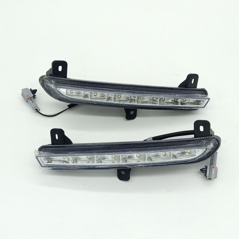 金彭70电动汽车轿车前保险杠雾灯 日行灯 金鹏电动四轮车 件