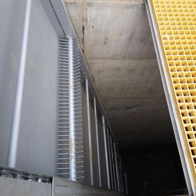 格栅清污机拦污栅清污机实体耙齿式清污机污水处理设备