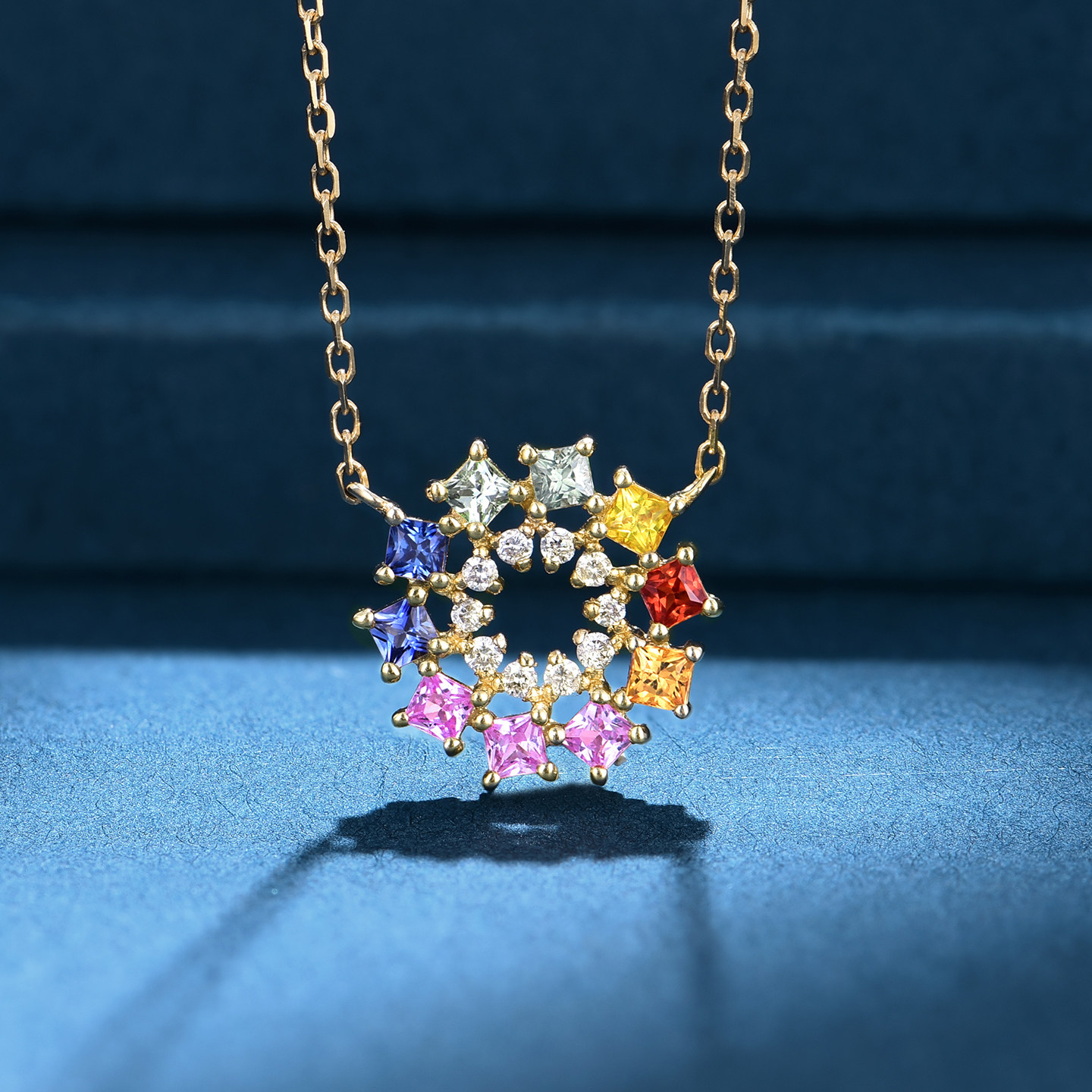 私意珠宝天然彩宝石彩蓝宝吊坠时尚18K金镶钻石首饰雪花项链定制