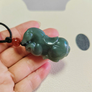 天然玉石保真和田玉唐马吊坠青玉手工雕刻生肖马玉坠项链