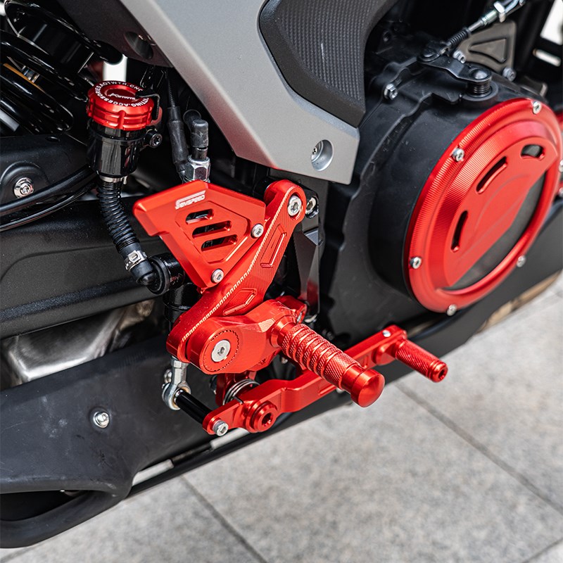 适用钱江赛550S贝纳利龙卷风552R改装件升高脚踏