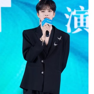 轻奢西装 饰高级西服男商务休闲时尚 黑色蝴蝶胸针装 王敬轩明星同款