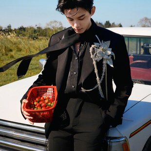 男高级感痞帅舞台演出设计感套装 饰西装 黑色手工花装 吴磊明星同款