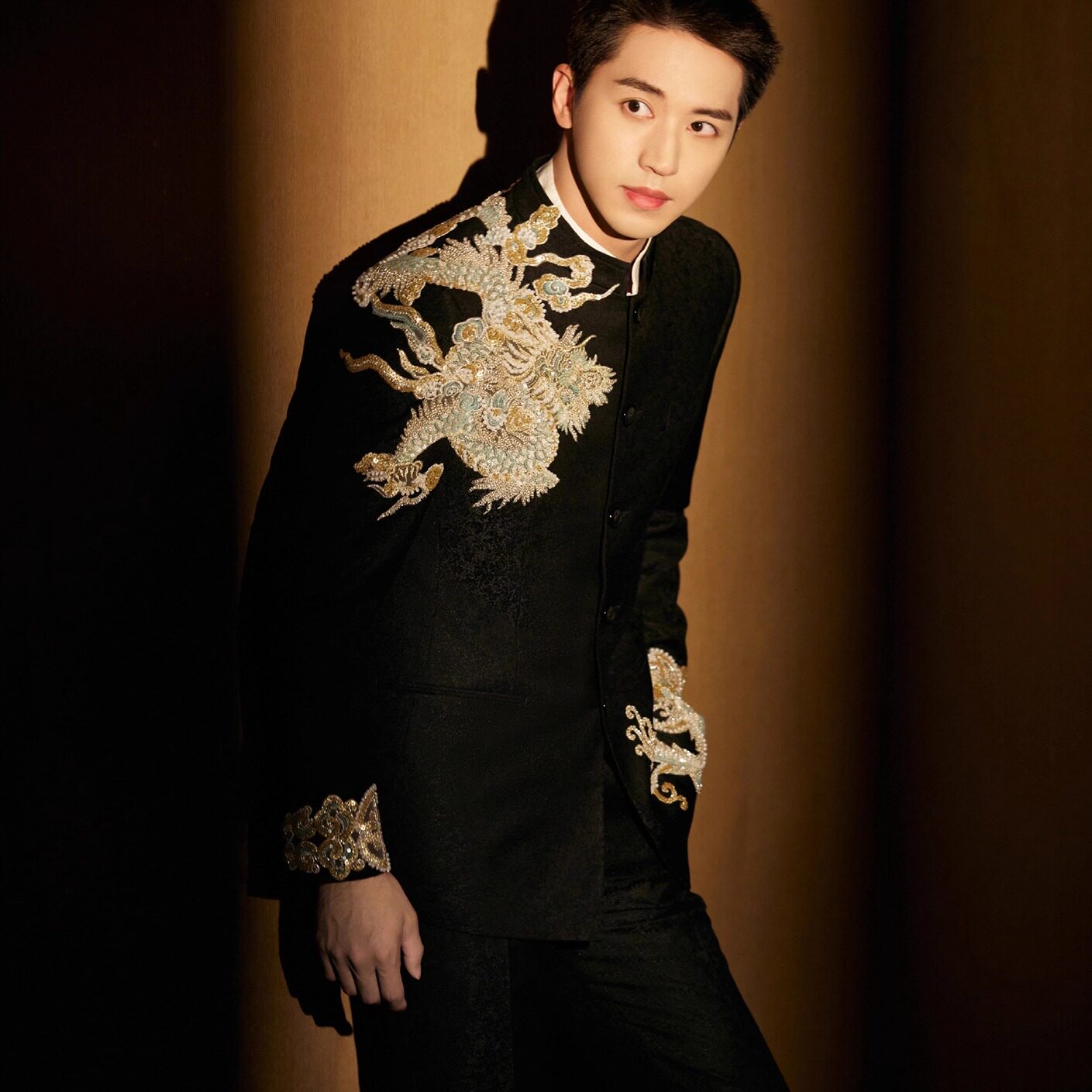 许魏洲明星同款高级感龙纹刺绣中山装男士黑色改良西服明星同款潮,男装,休闲西服,淘宝优惠券,粉丝福利购,淘宝优惠卷