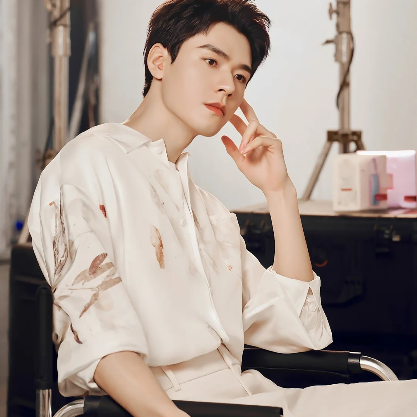 龚俊明星同款米白色缎面衬衫男长袖翻领植物印染高级感百搭衬衣潮,男装,衬衫,淘宝优惠券,粉丝福利购,淘宝优惠卷