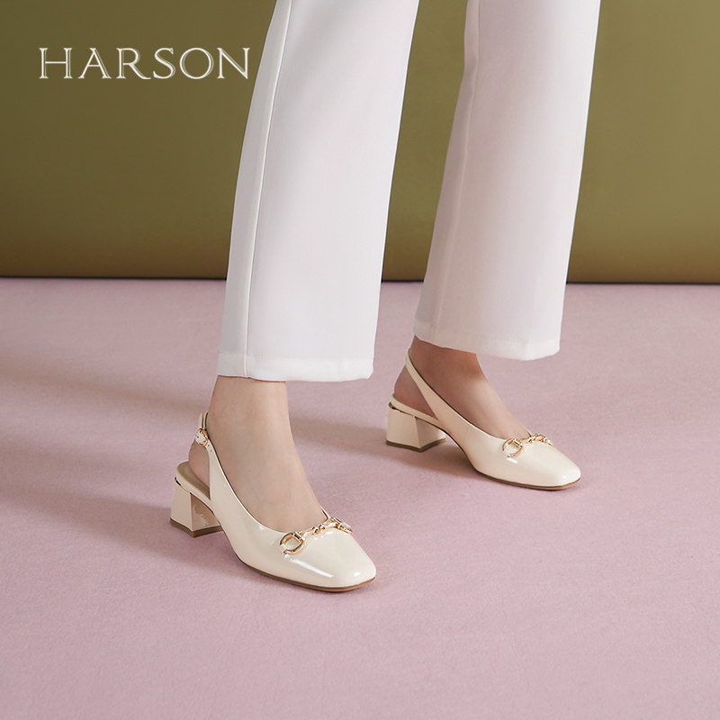 哈森知性风方头粗跟后空凉鞋女夏马衔扣气质百搭时装凉鞋HM2560