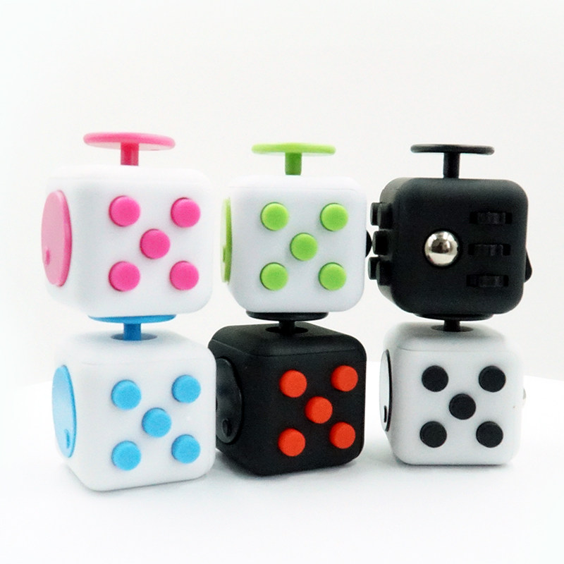 减压神器魔方人面球公仔揉捏玩具整蛊恶搞吓人男子减压玩具