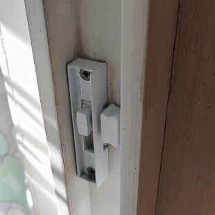 阳台月牙锁门窗推拉门栓扳动锁扣单点移门锁栓塑钢窗户老式平移窗