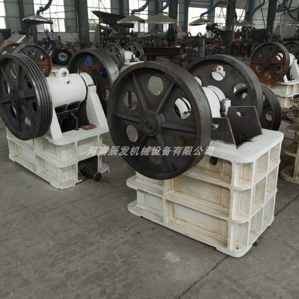 柴油驱动耐磨鄂式碎石机 大型矿用鹅卵石鄂破机 老虎口颚式破碎机
