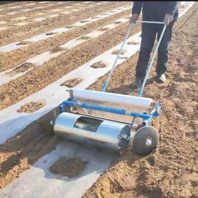 种地专用手动工具种植农具拉地膜神器农用机器铺盖覆土铺膜机新款