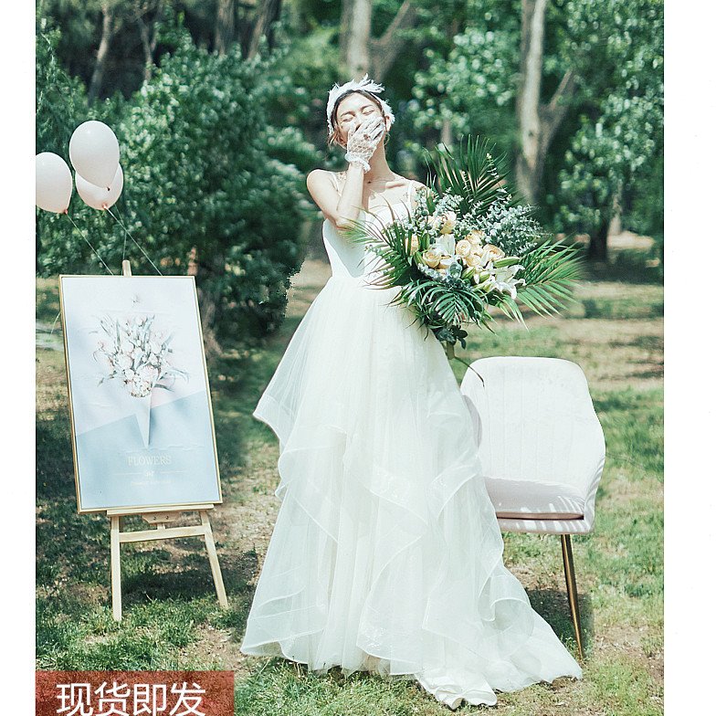 简约轻婚纱森系2024新款新娘出门纱吊带超仙梦幻旅拍轻纱礼服日常