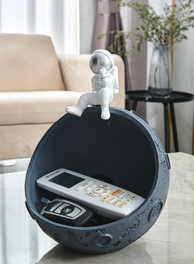 玄关放钥匙收纳盒宇航员摆件北欧轻奢入M户进门桌面客厅装饰品