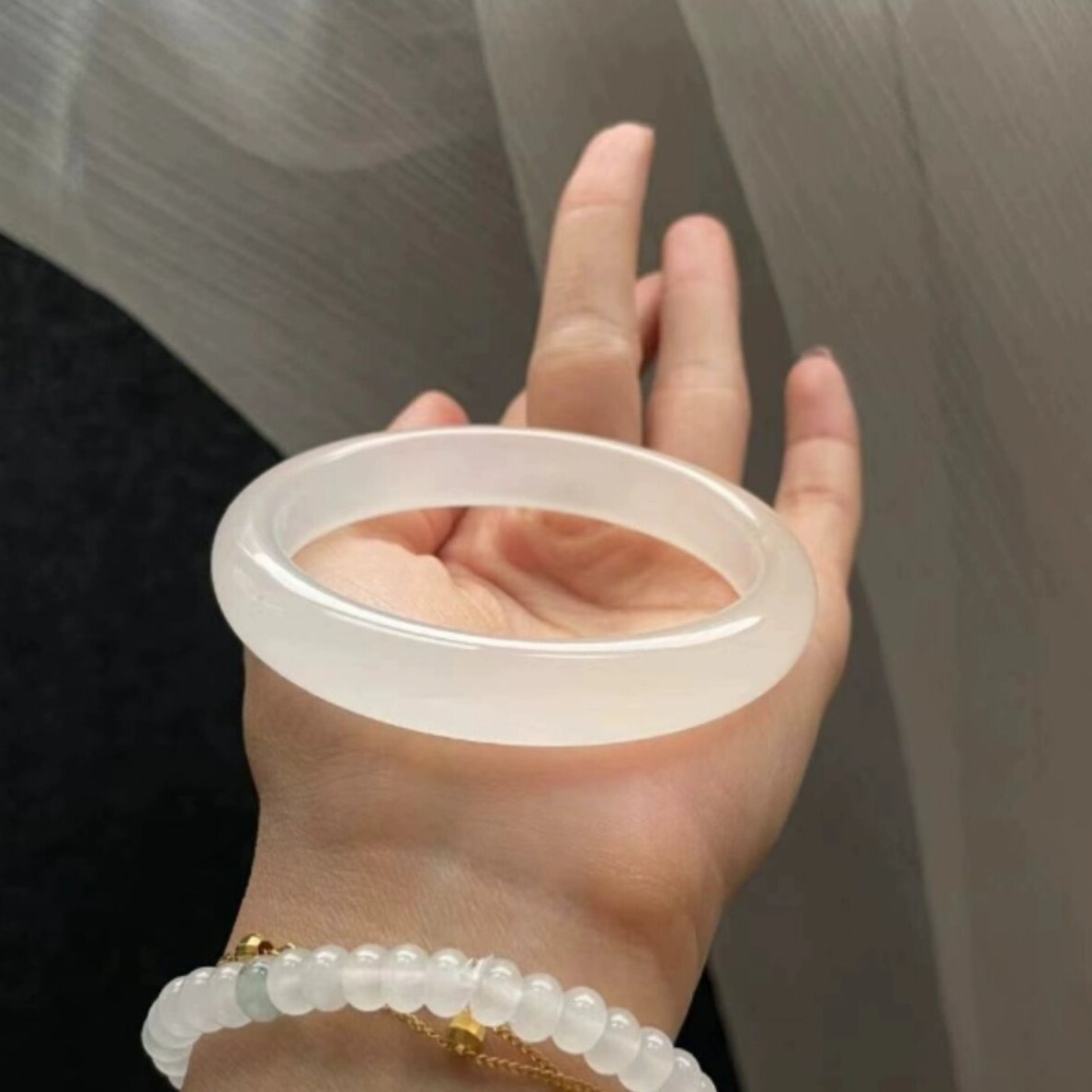 新疆 金丝玉 白冰宝石光 女款玉镯圆条圈口59mm宽11.6mm厚7.5mm