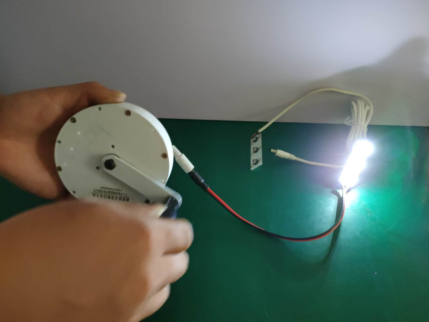 手摇发电机野外功率手摇式迷你y户外旅行便携家用小型充电手动应