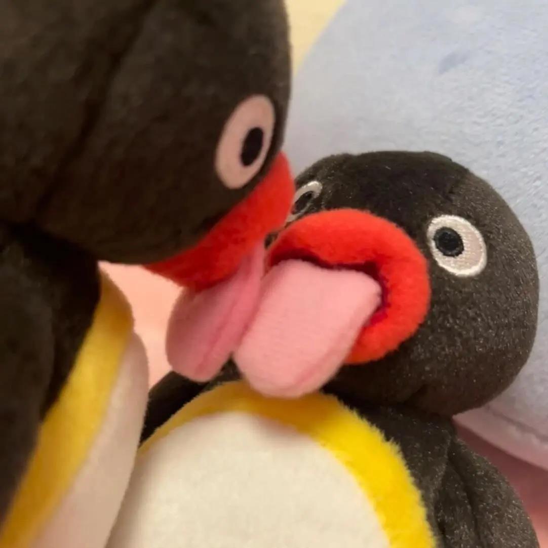 pingu企鹅吐舌头小玩偶演我的一天搞怪抽象毛绒玩具公仔精神出走图片