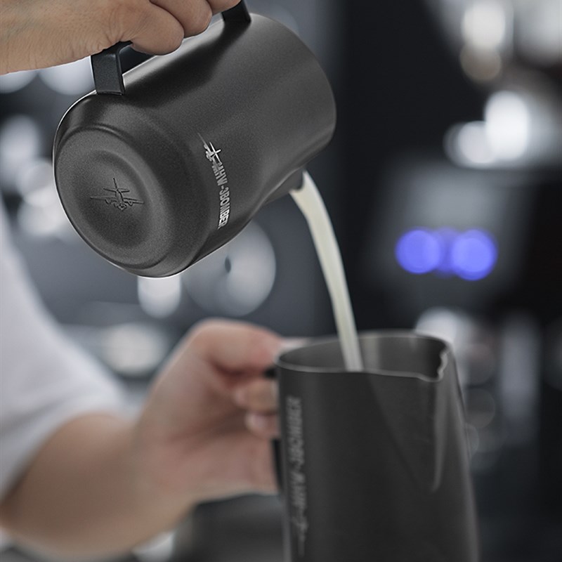 MHW轰炸机拉花杯 涡轮打奶缸 不锈钢打奶泡450ml 意式咖啡奶泡杯