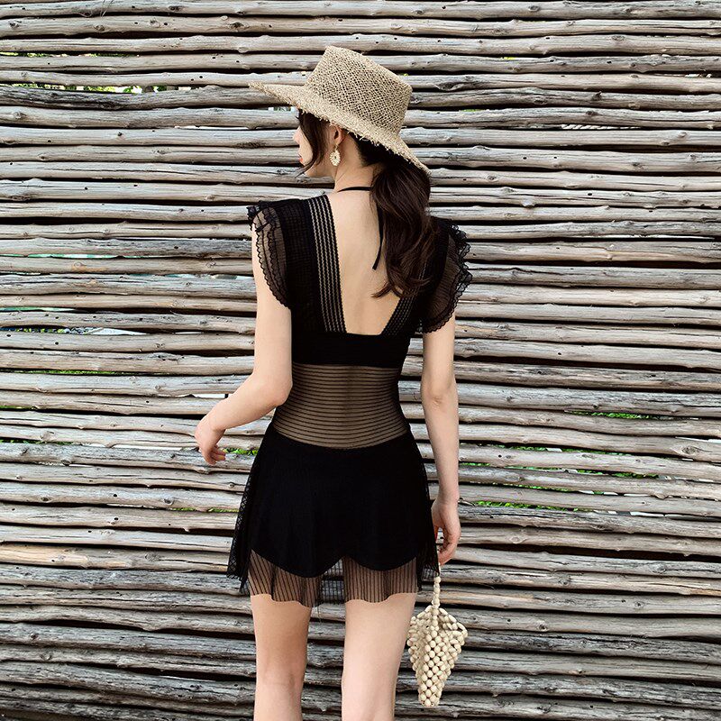 2025新款泳衣女性感仙女范学生遮肚显瘦聚拢保守平角裤连体游泳装