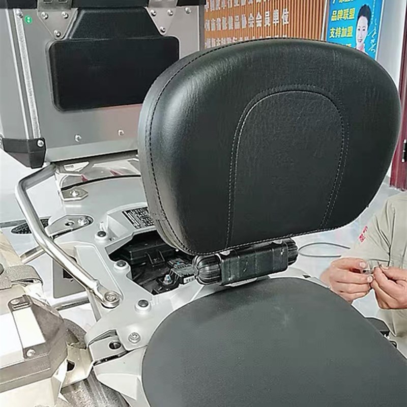 适用摩托车贝纳利502X DL250金鹏TKR502等通用车型铝合金尾箱靠背