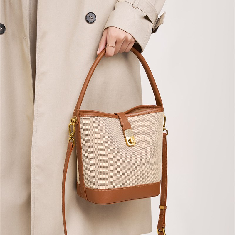 2023新款水桶包通勤编织单肩斜挎女包休闲百搭手提包小众女士包包