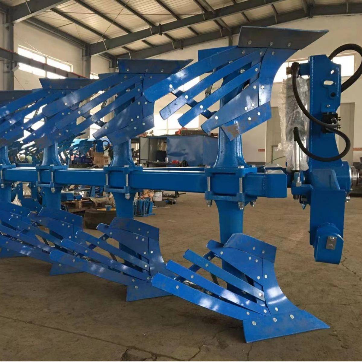 拖拉机牵引式铧式犁液压翻转铧犁