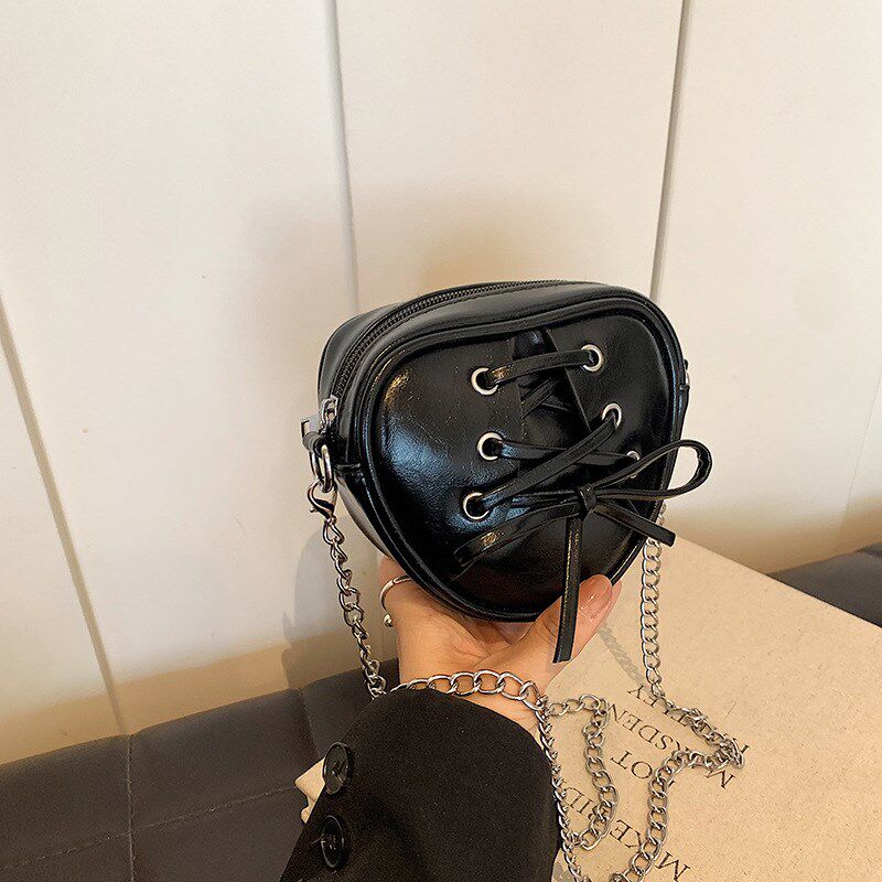 时尚儿童包秋冬新款复古油皮迷你包洋气女孩走秀链条斜挎包零钱包