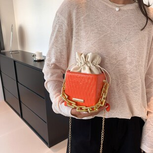 时尚链条抽绳水桶盒子包质感手提小方包2024年新款单肩斜挎包女包