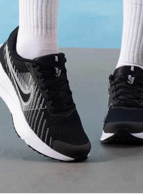 正品耐克NIKE女款舒适透气训练健身户外低帮运动休闲跑步鞋HM9593