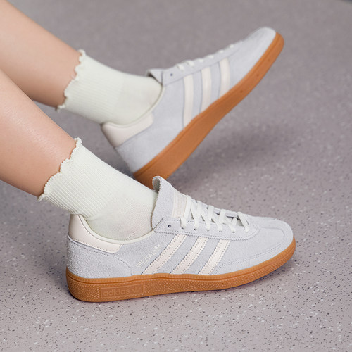 Adidas三叶草女子低帮板鞋