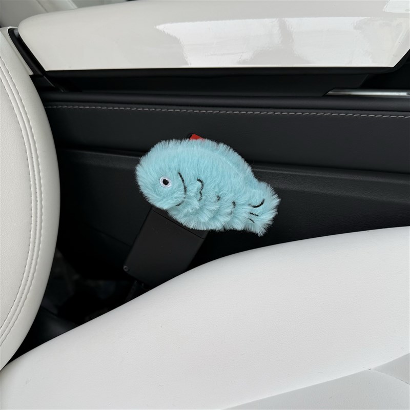 通用可爱企鹅小鱼汽车安全插带限位器可爱卡扣延长固定器装饰插片