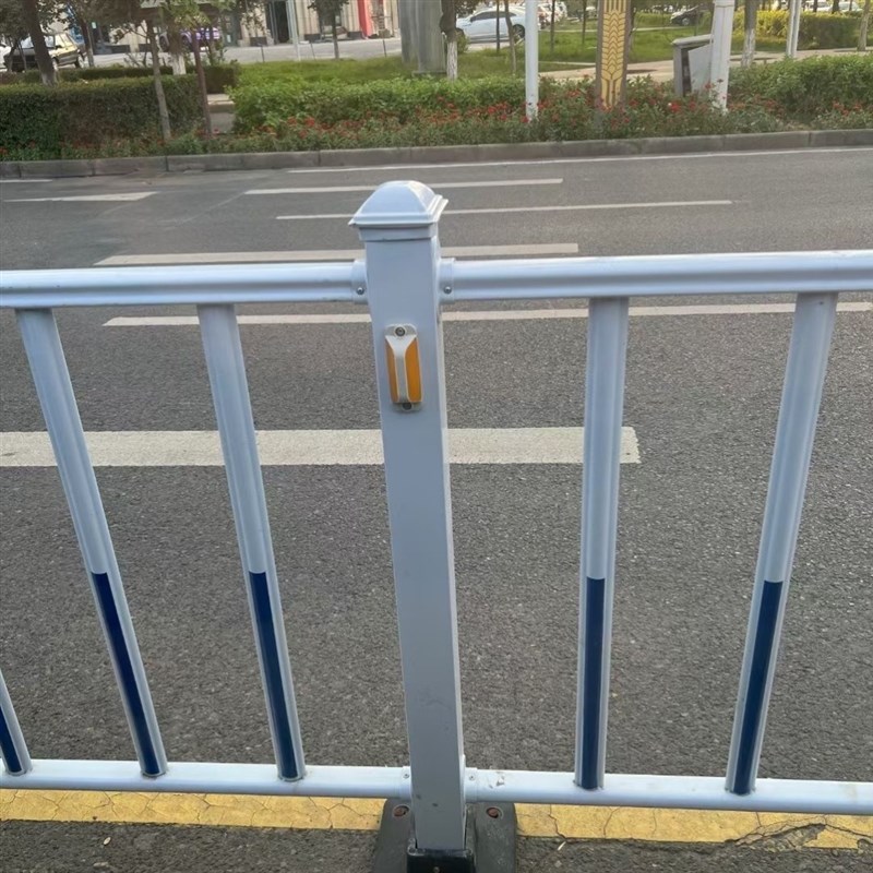 城市市政道路护栏隔离栅锌钢市政围栏人行道防撞栏安全隔离栅马路