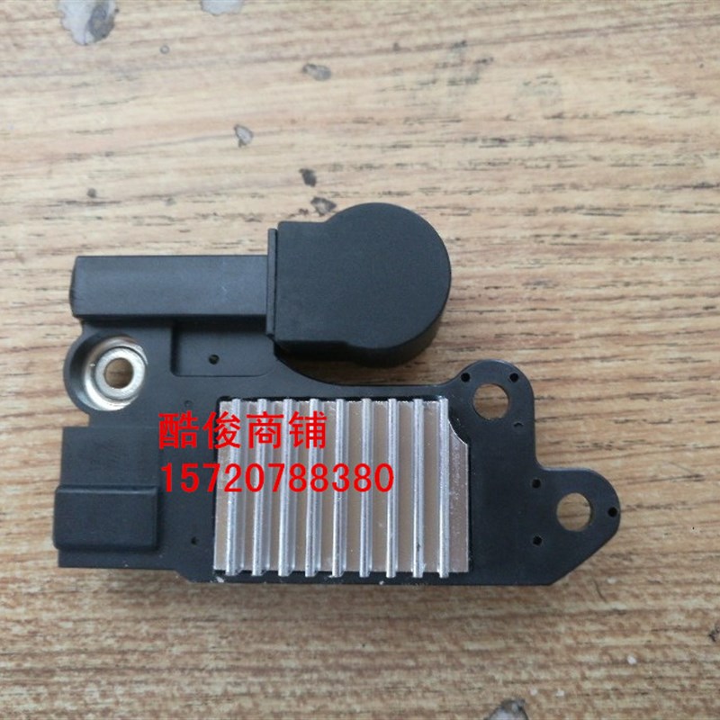 富路三轮摩托车配件 富路A7 双缸272发动机   发电机调节器